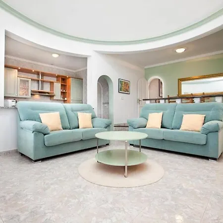 Villa Victoria, Attractive 3 Bed Villa With Ac & Wifi