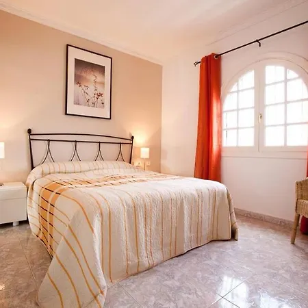 Villa Victoria, Attractive 3 Bed Villa With Ac & Wifi * Lanzarote Island